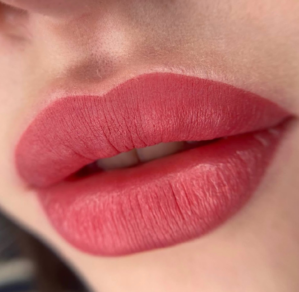 Перманентный макияж губ