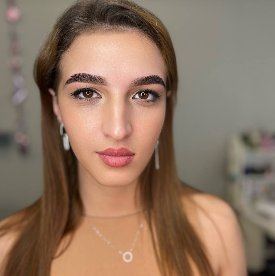 Окрашивание + коррекция бровей