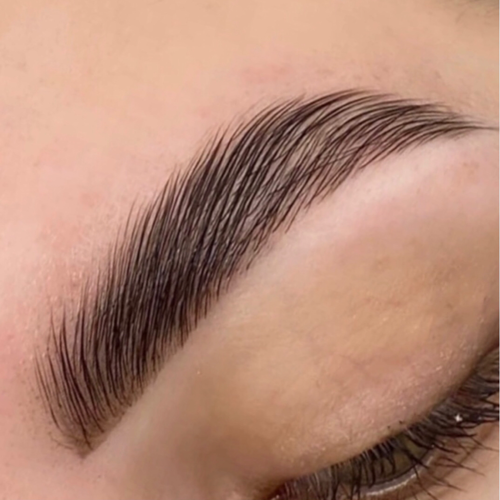 Долговременная укладка бровей