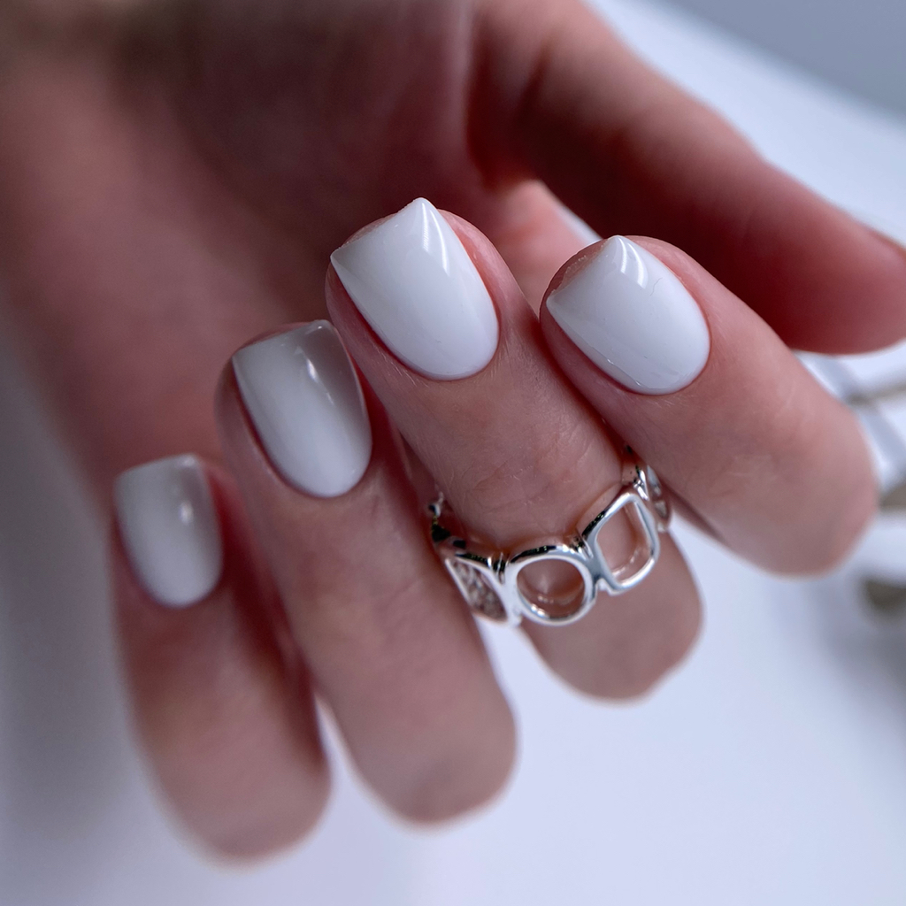 Маникюр с покрытием (входит снятие, легкий ремонт при необходимости, поднятие клюющих, легкие дизайны)
Френч + 500₽