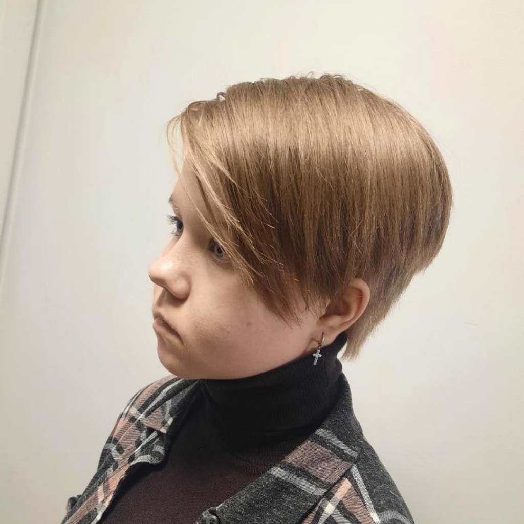 ЖЕНСКАЯ СТРИЖКА