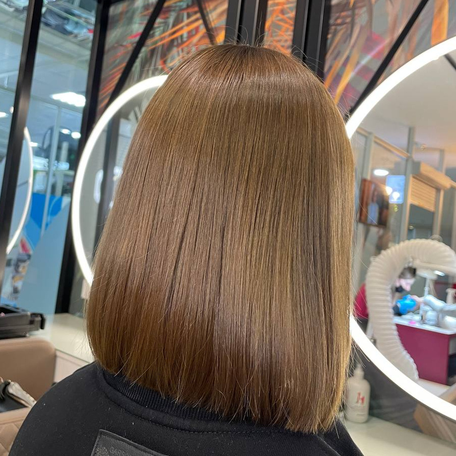 Окрашивание в 1 тон (средние волосы)