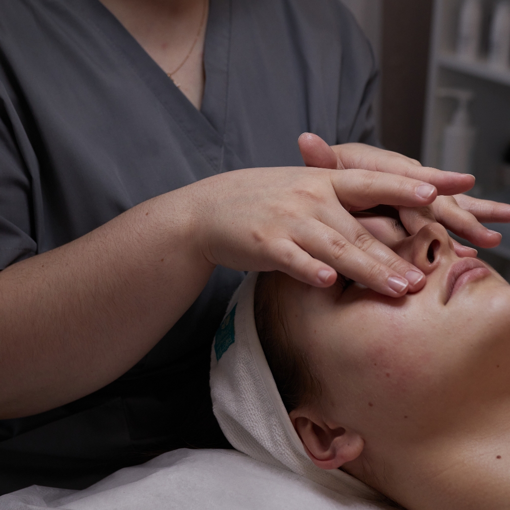 Релакс-массаж лица, шеи и зоны декольте