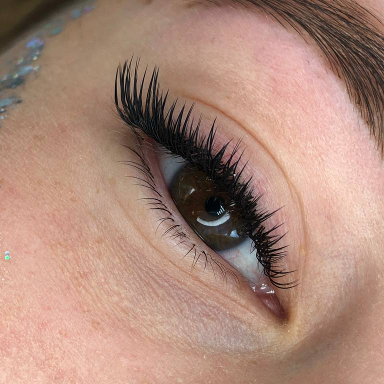 Нижние ресницы