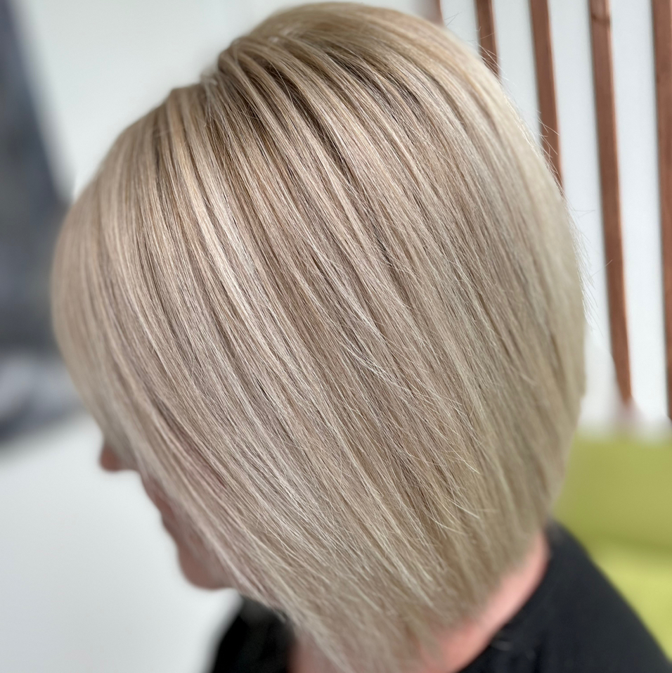 Стрижка женская средняя длина