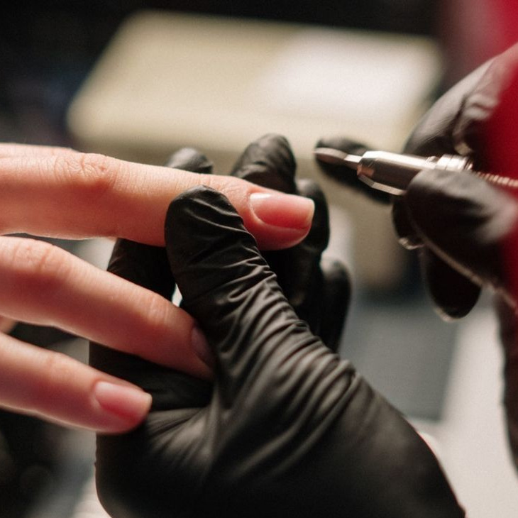 Маникюр у мастера