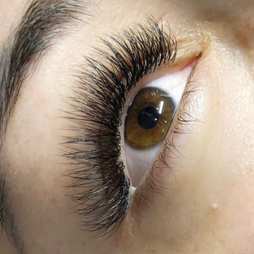 Наращивание ресниц Классическое