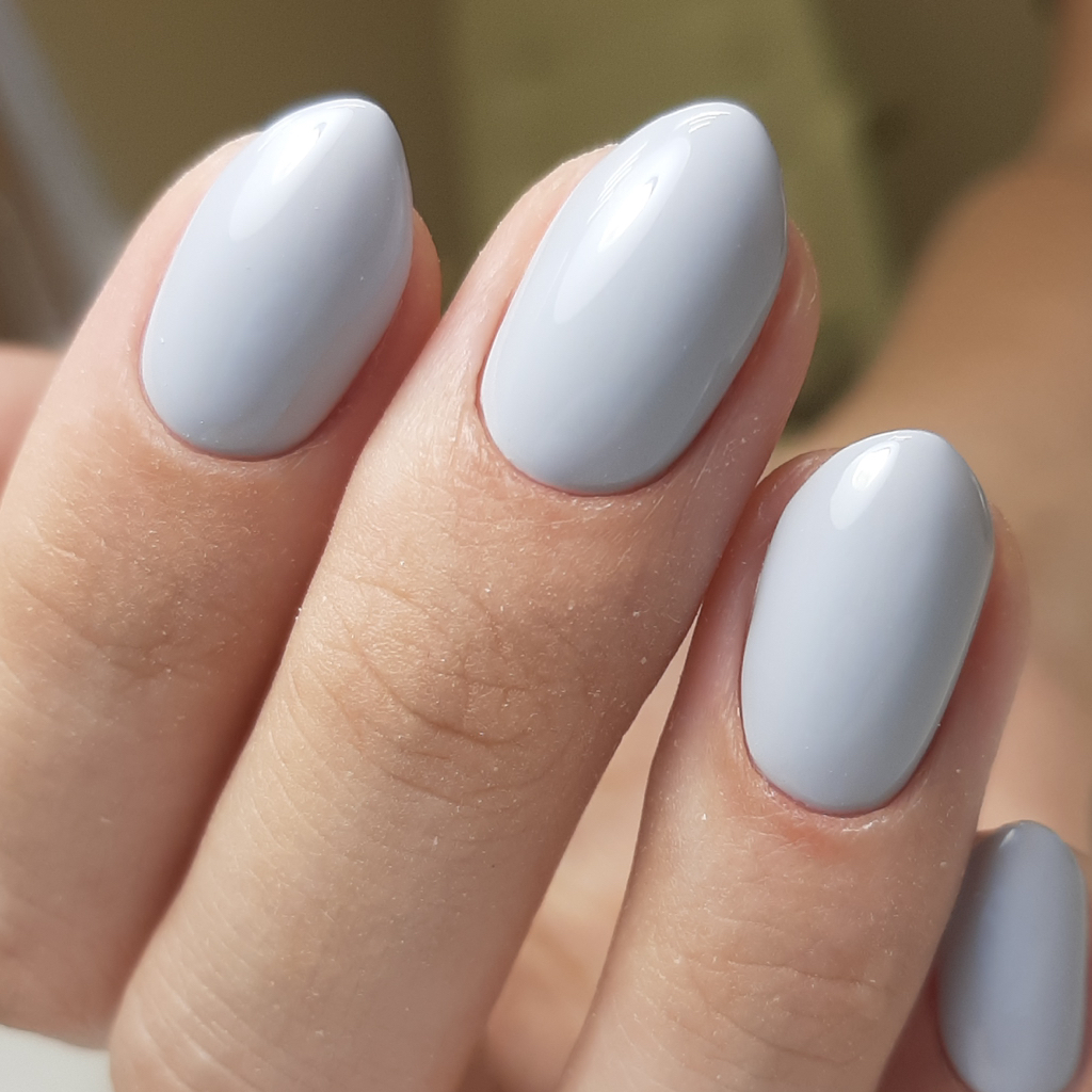 Маникюр с однотонным покрытием гель-лак