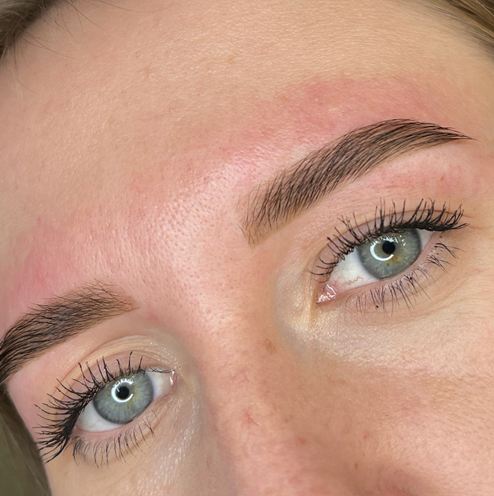 Оформление бровей