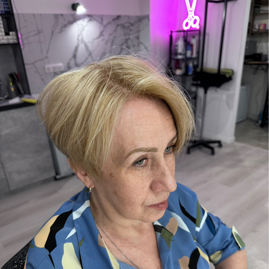 Укладка *ровный браш*  короткие волосы