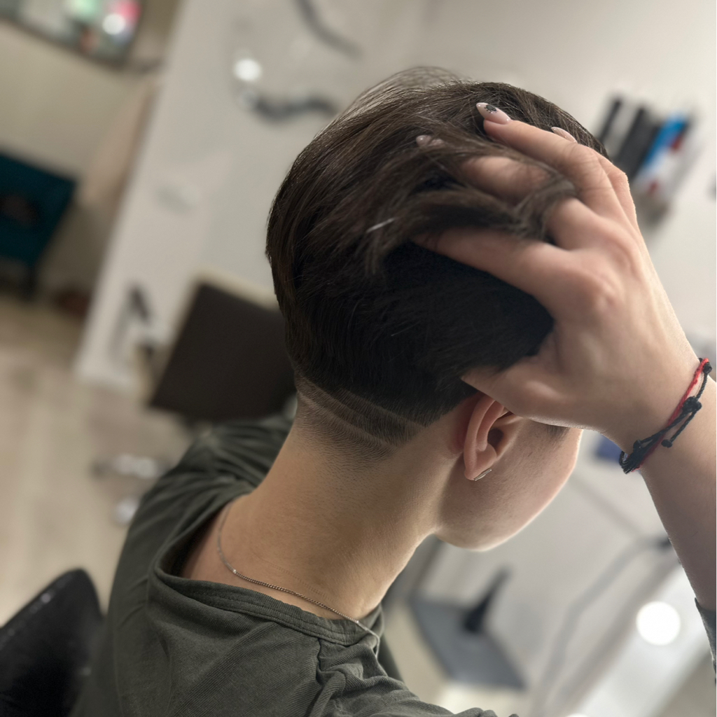 Женская стрижка короткая