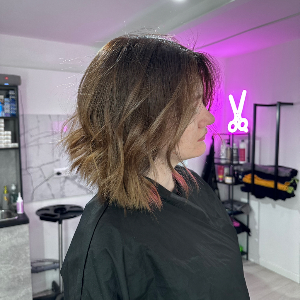 Стрижка женская средние волосы