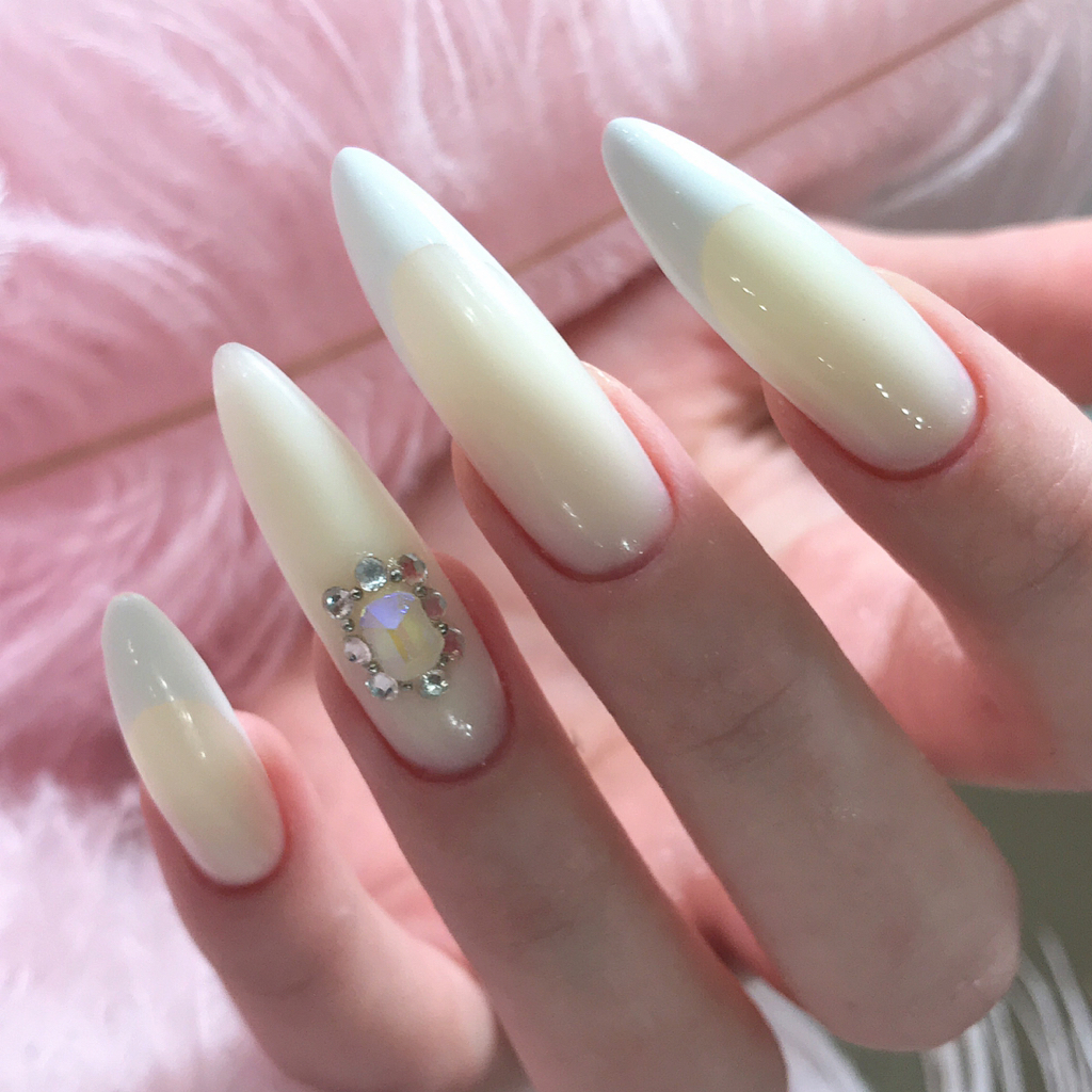 Наращивание ногтей