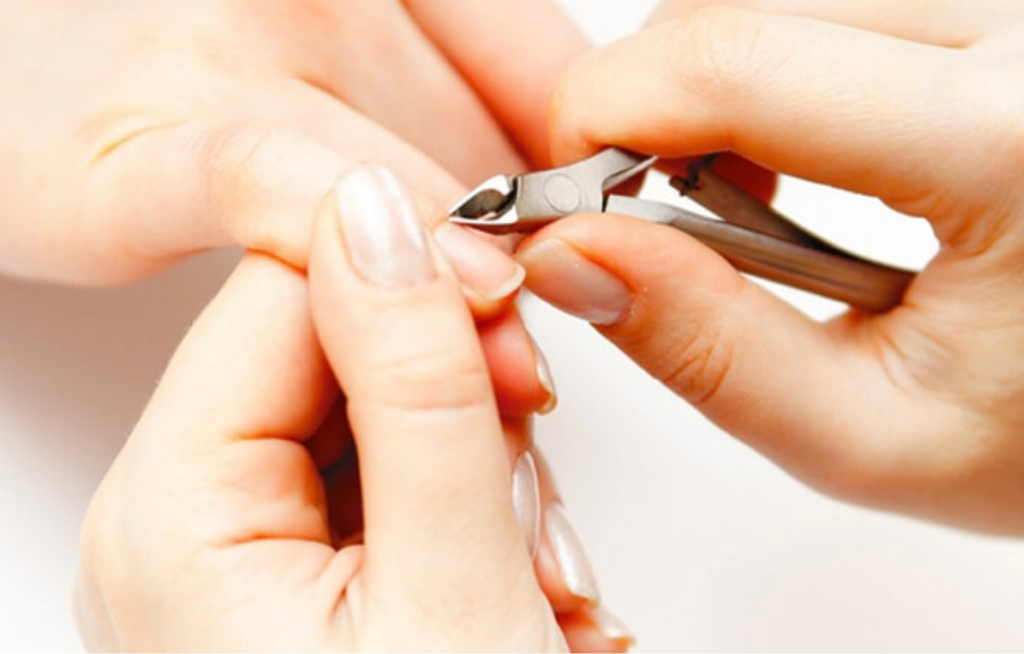 Маникюр комбинированный (без покрытия)