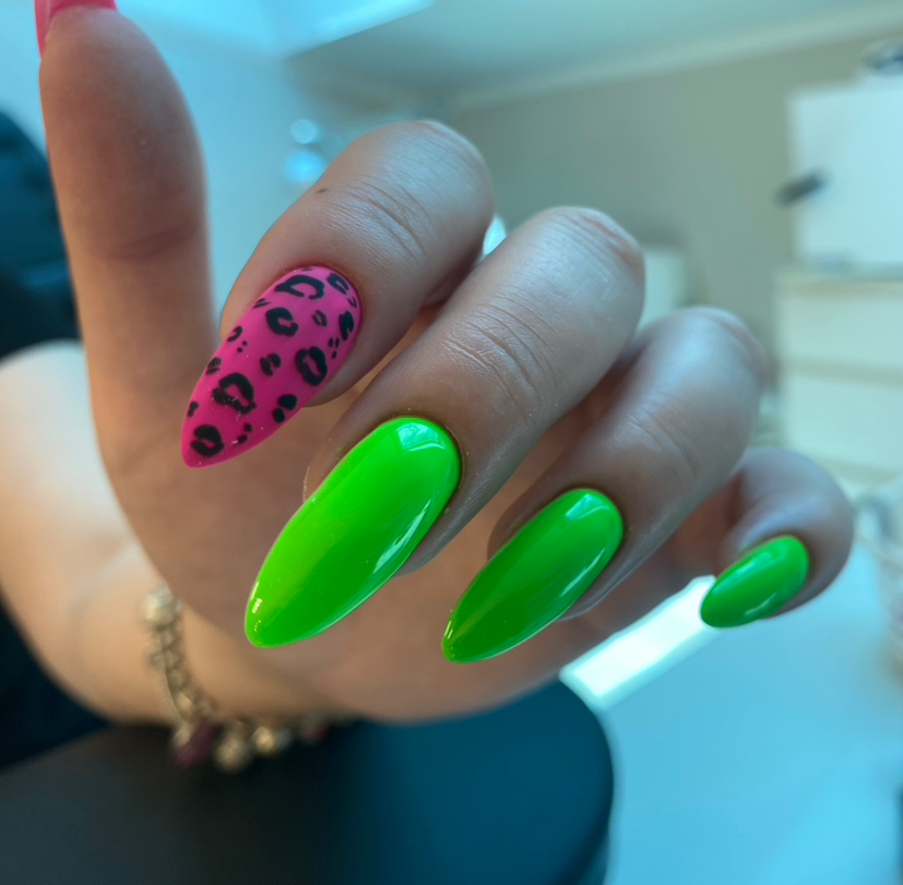 Наращивание ногтей