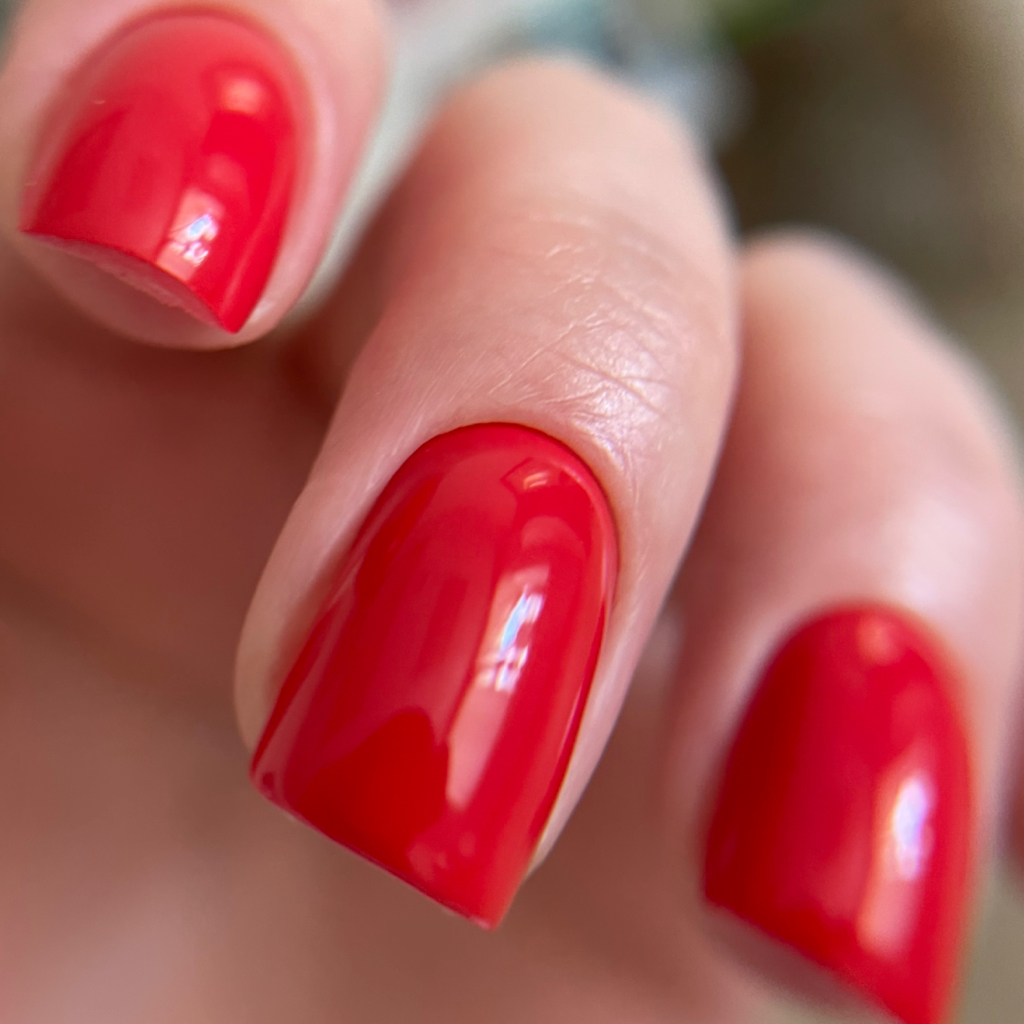 Маникюр с покрытием гель-лак