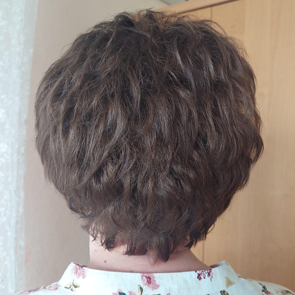 Окрашивание краской клиента . Короткий волос.