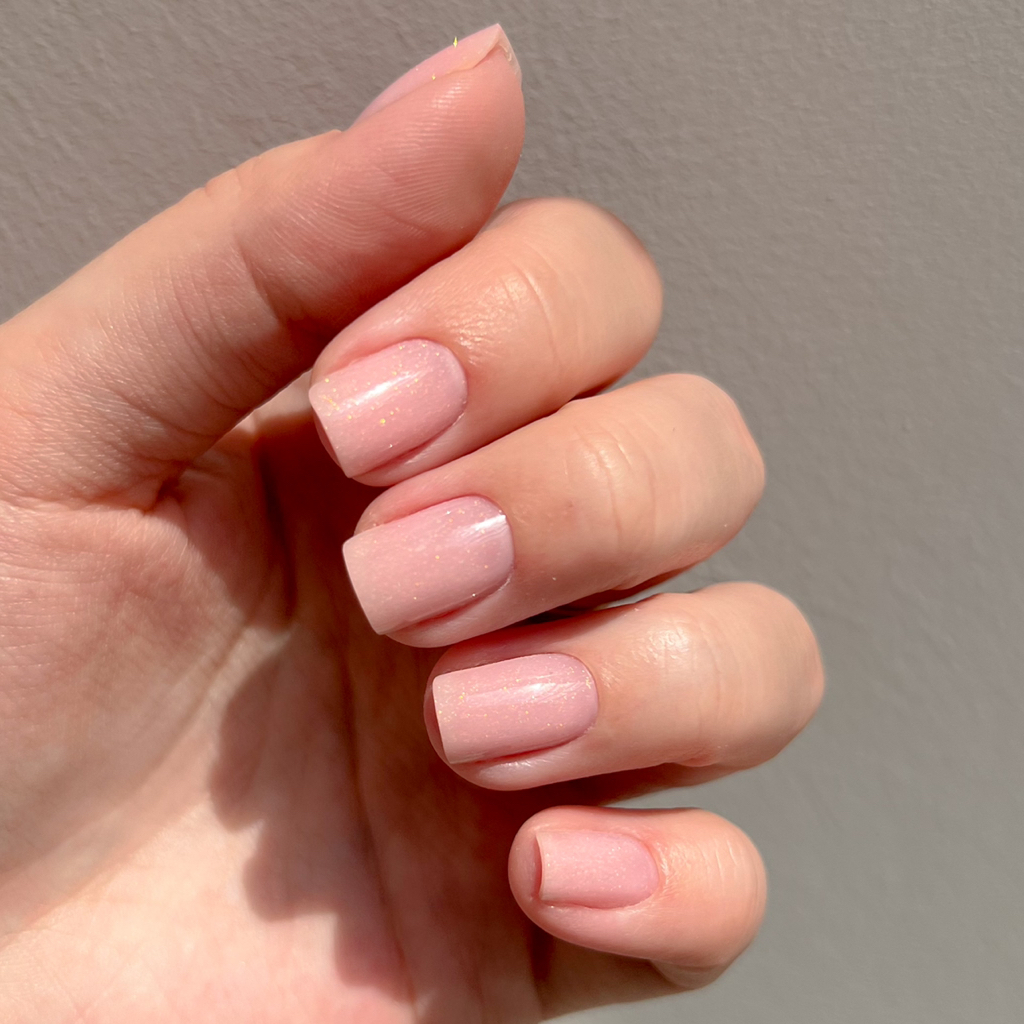 Маникюр с УКРЕПЛЕНИЕМ + однотонные покрытие