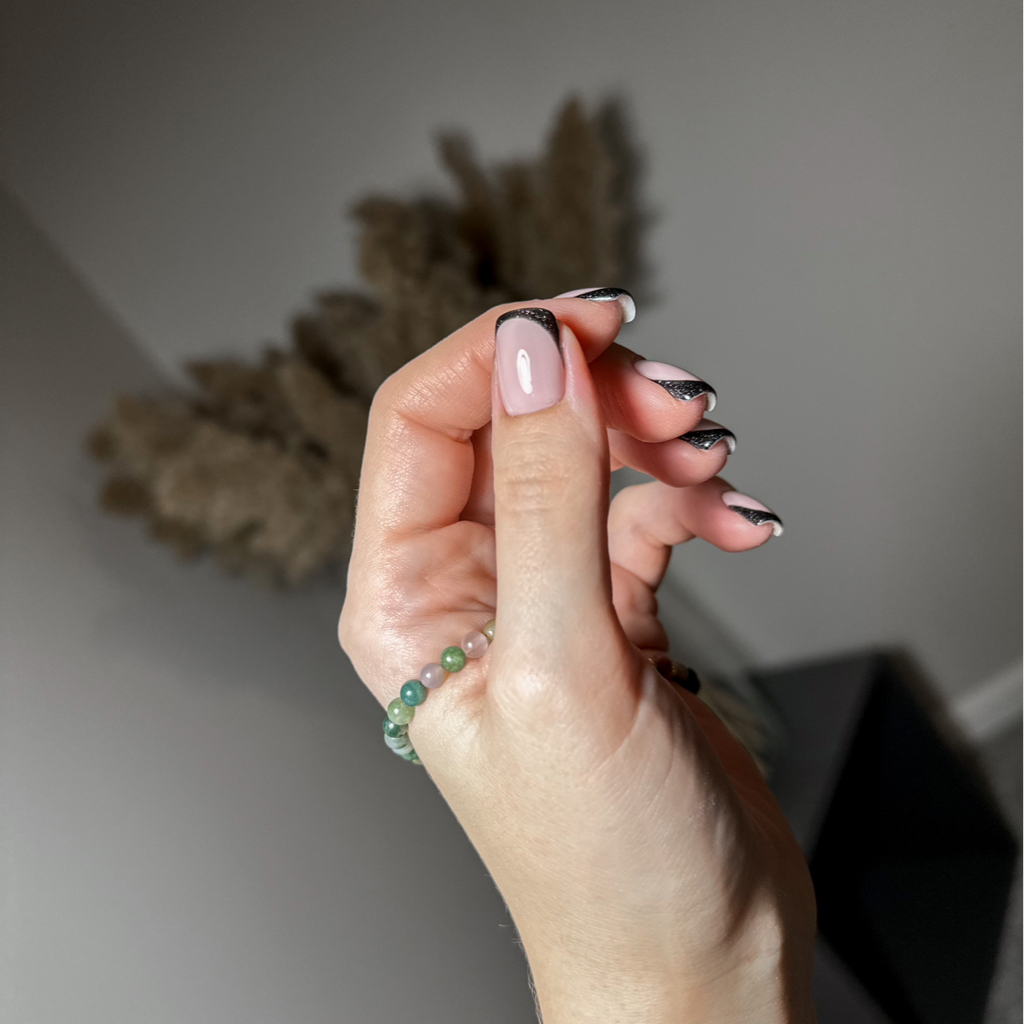 French manicure or ombré