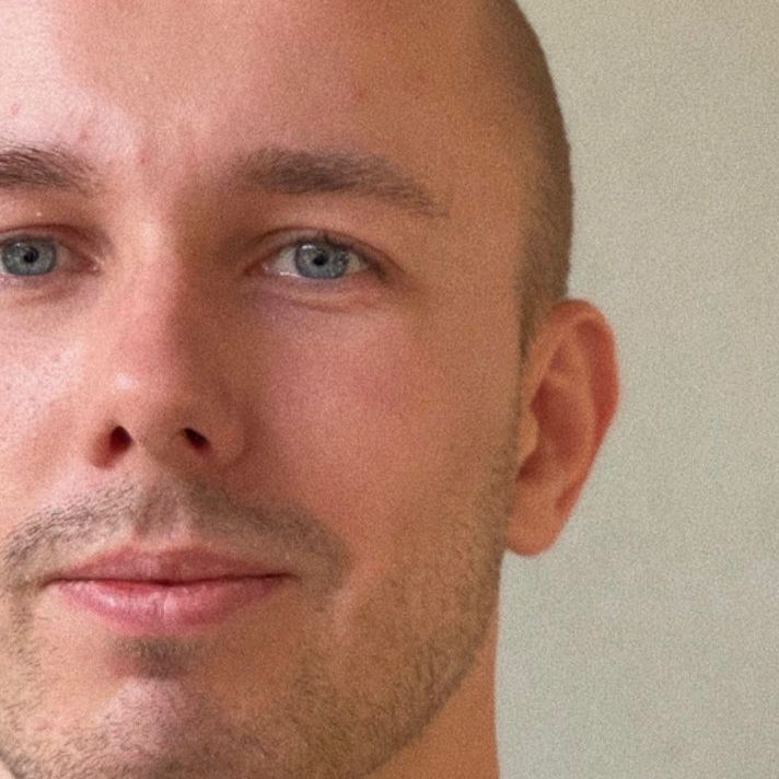 Мужская коррекция бровей