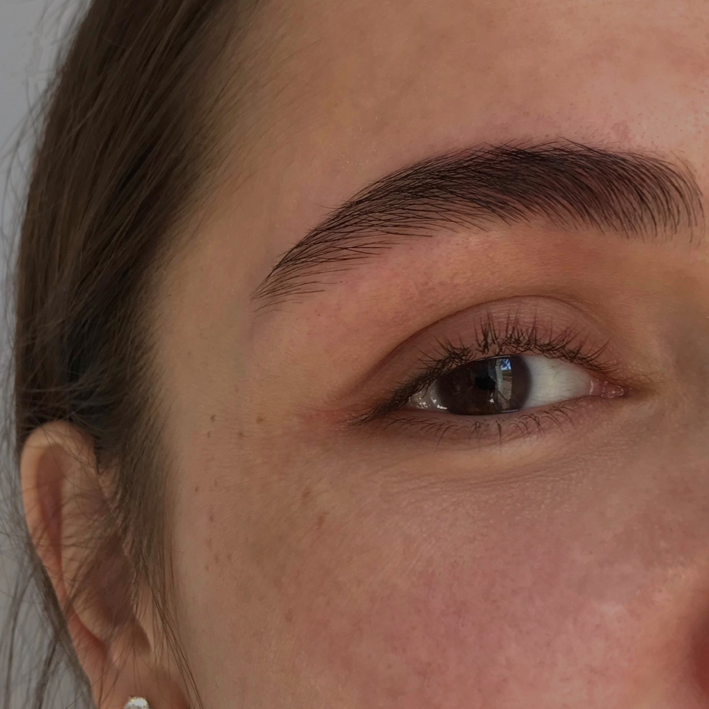 Коррекция бровей без окрашивания