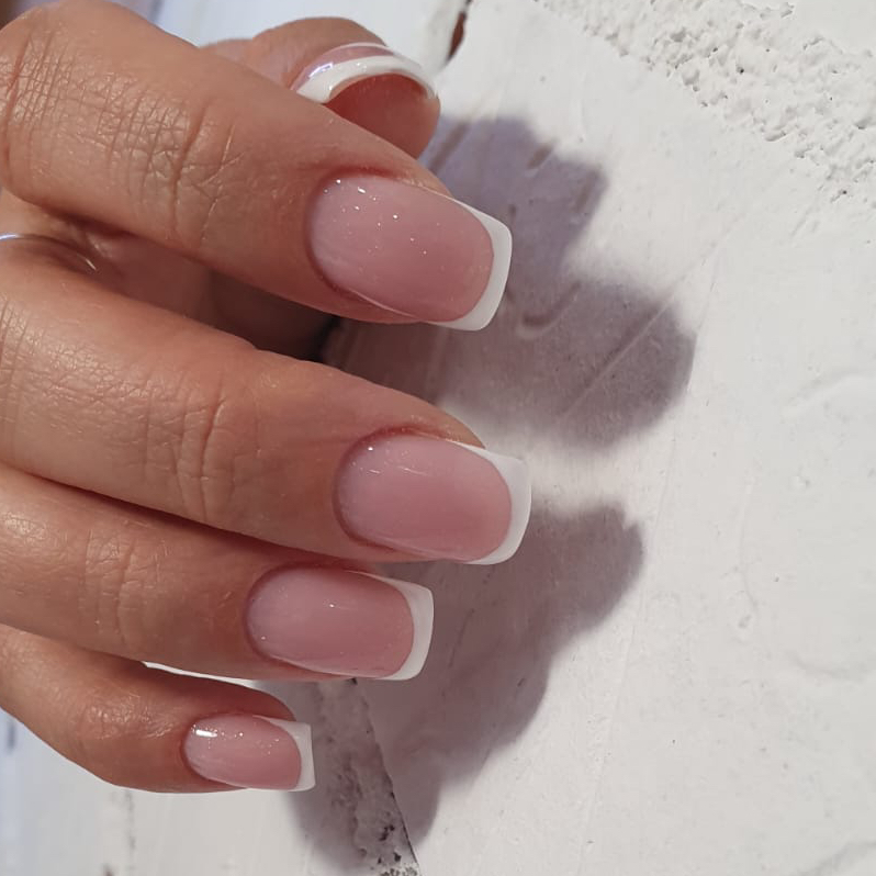 Маникюр с покрытием. Френч