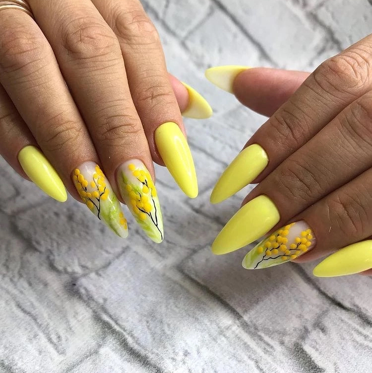 Наращивание ногтей салонное