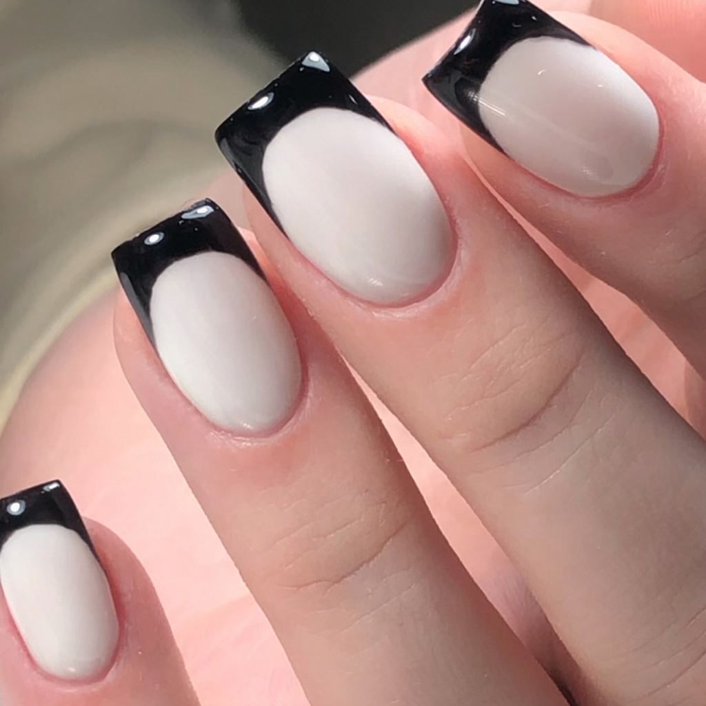 Дизайн на все ногти ( френч, лунки )