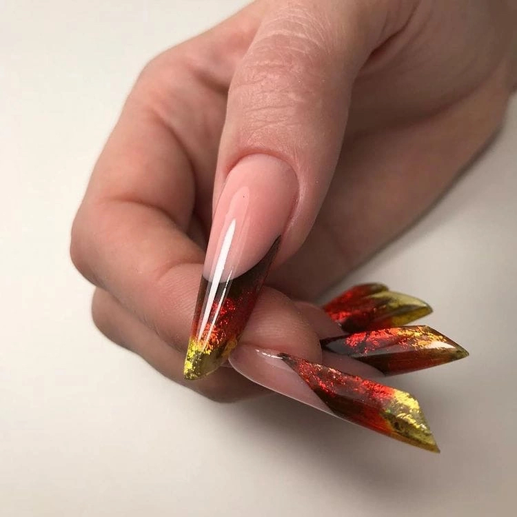 Наращивание ногтей арочное