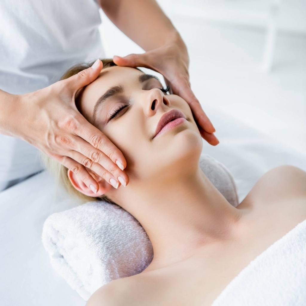 Миофасциальный массаж лица