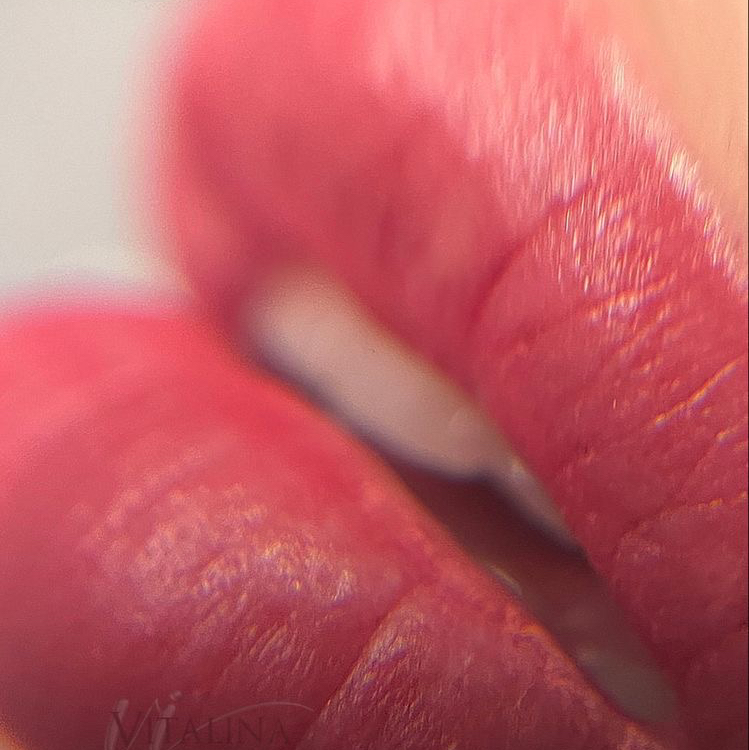 Перманентный макияж губ премиум красками "Color Lips"