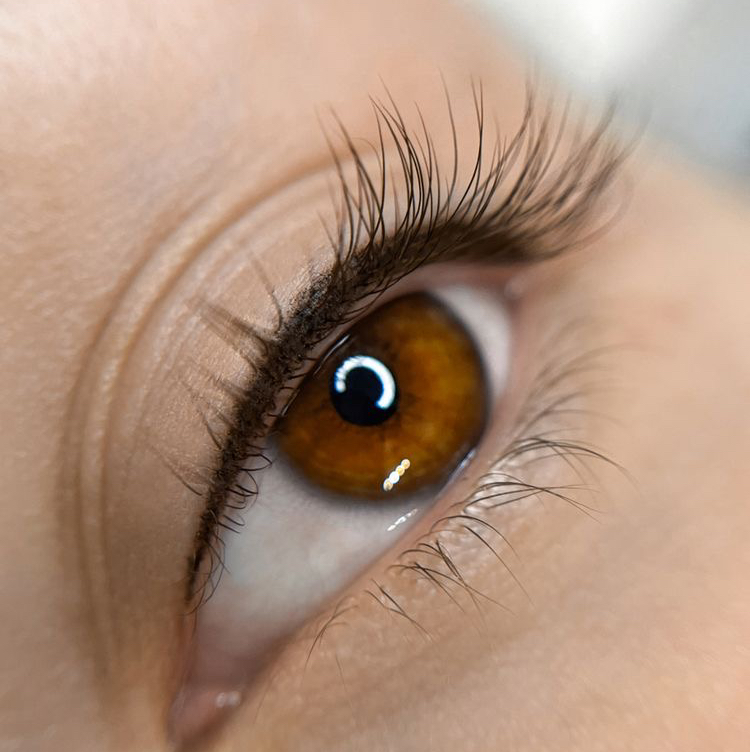 Перманентный макияж межреснички премиум красками "Classic Line"