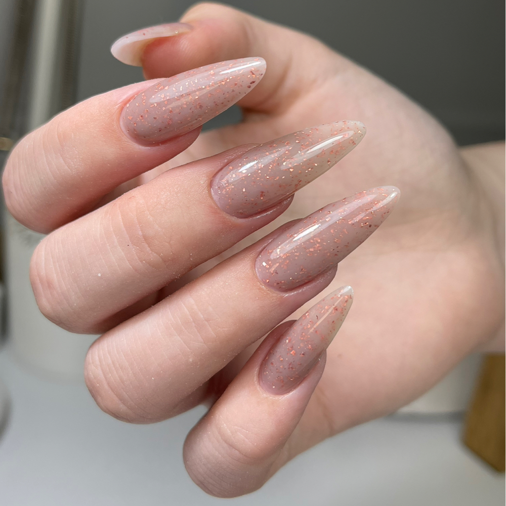 Маникюр+покрытие камуфлирующей базой+укрепление