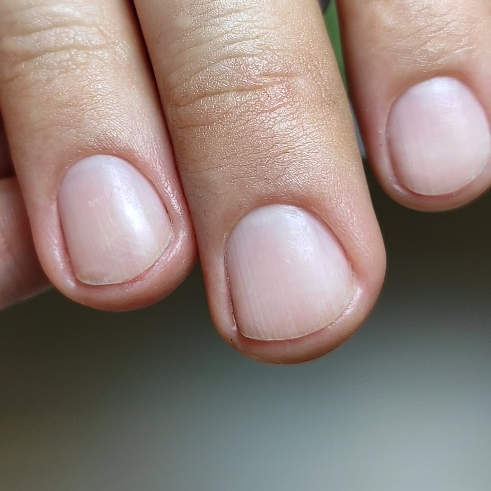 Аппаратный маникюр без покрытия