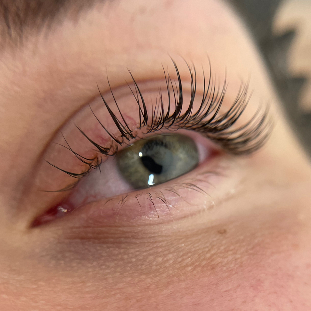 Ламинирование ресниц + окрашивание + ботокс