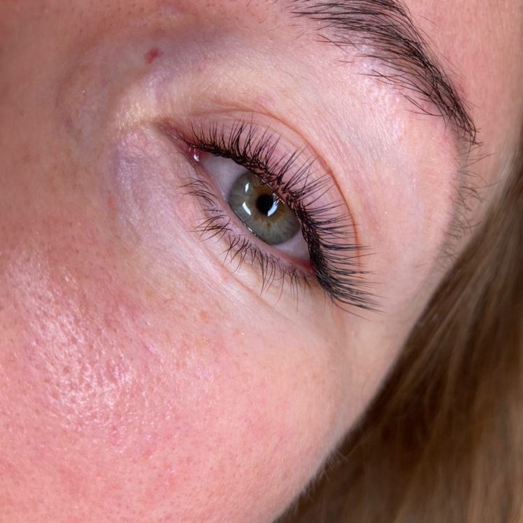 Классическое наращивание ресниц