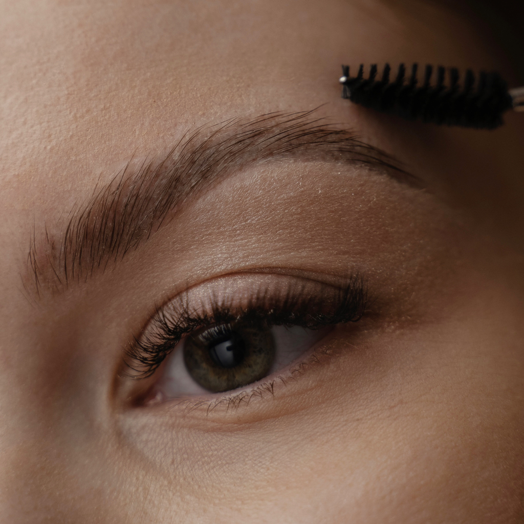 Перманентный макияж бровей