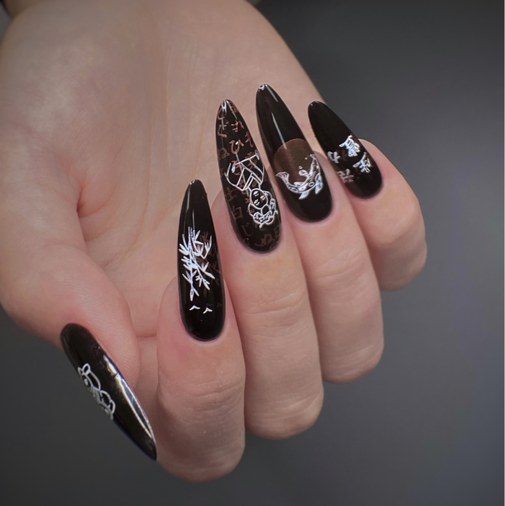 Маникюр с покрытием и дизайном (френч и тд.)