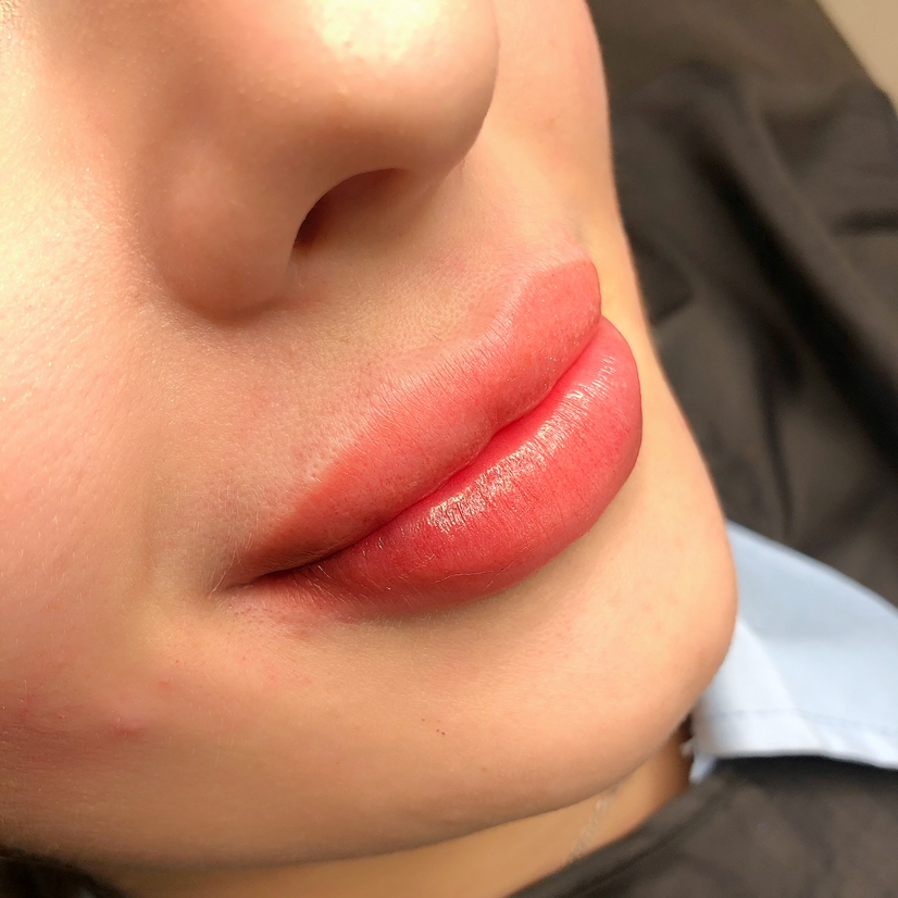 Татуаж губ “AQUARELLE”