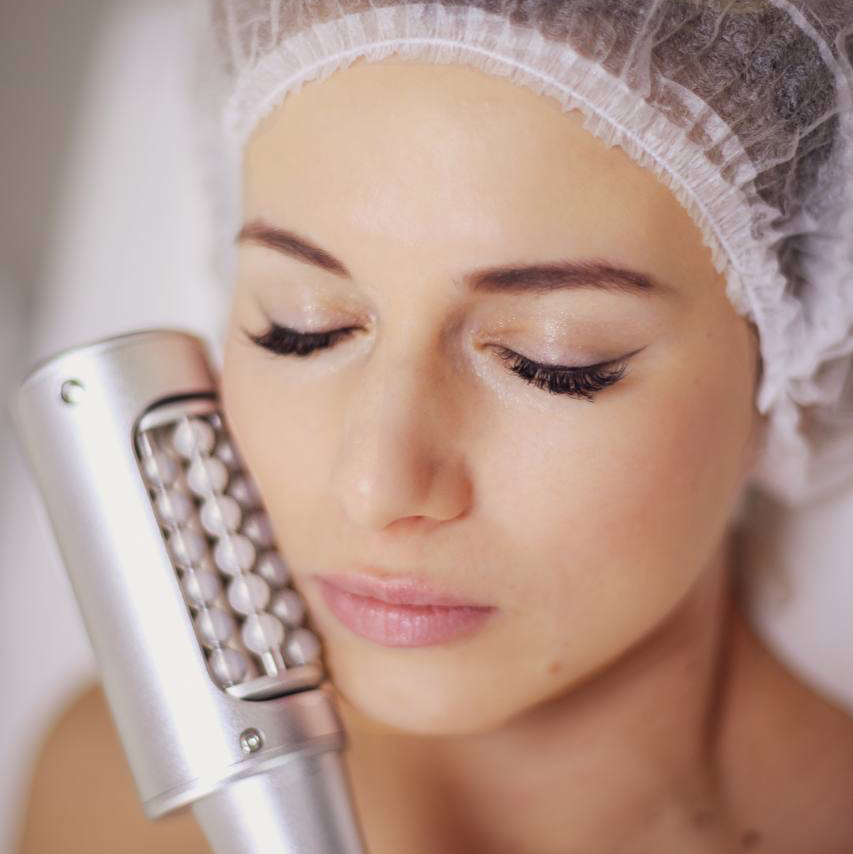 Роликовый массаж лица