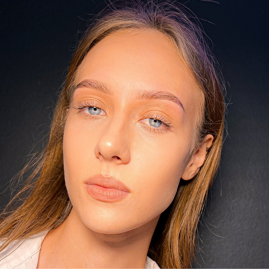 Окрашивание бровей + коррекция