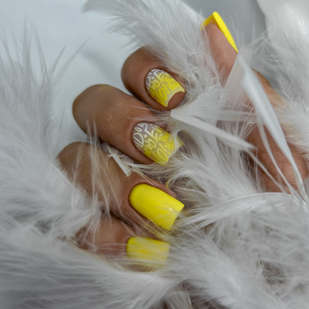 Маникюр с покрытием гель-лак и укреплением гелем