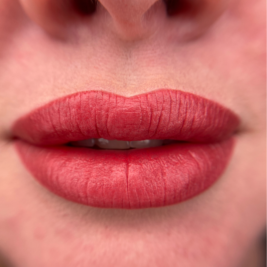 ГУБЫ Перманентный макияж (1 этап)