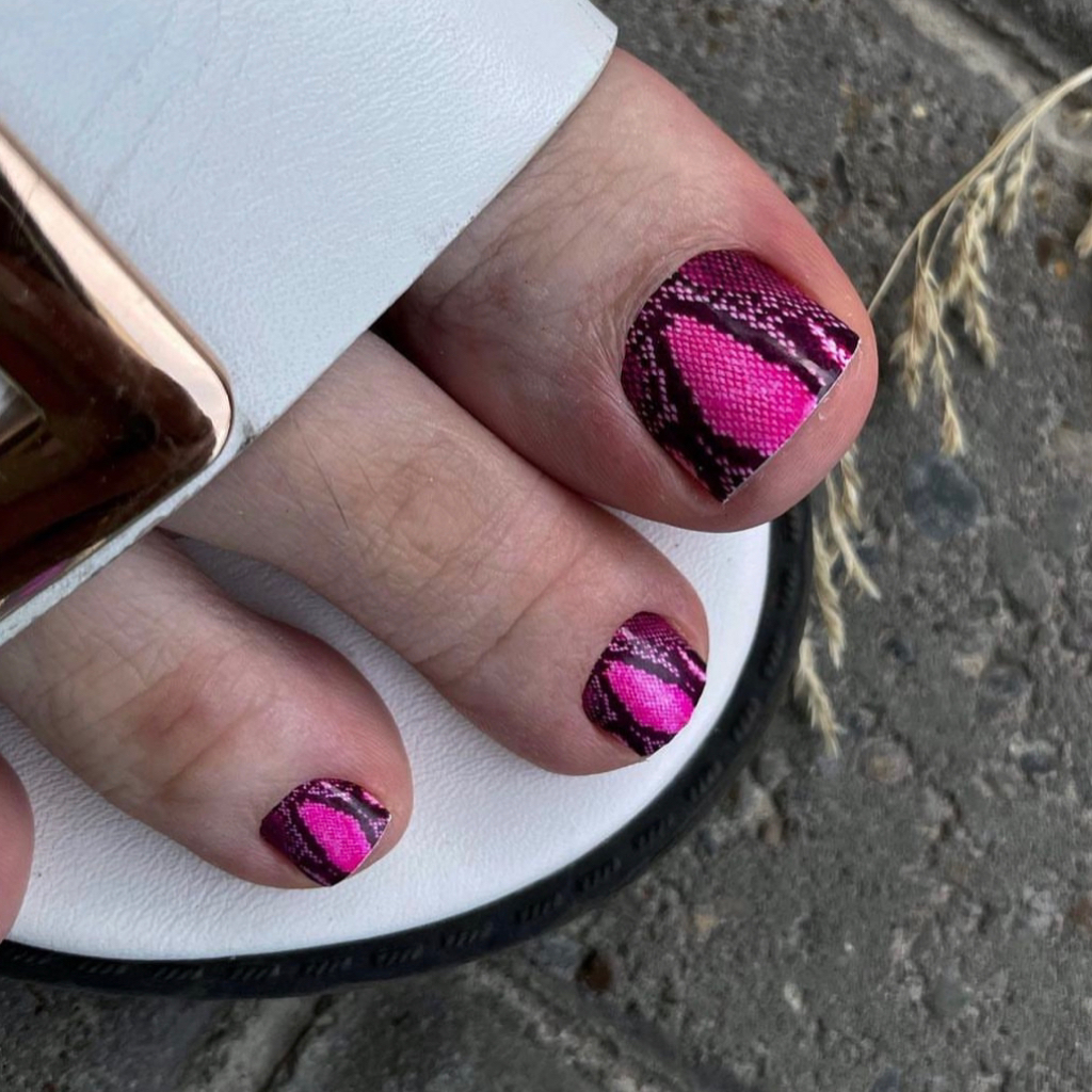 Обработка пальчиков ( покрытие плёнки) на два больших пальчика