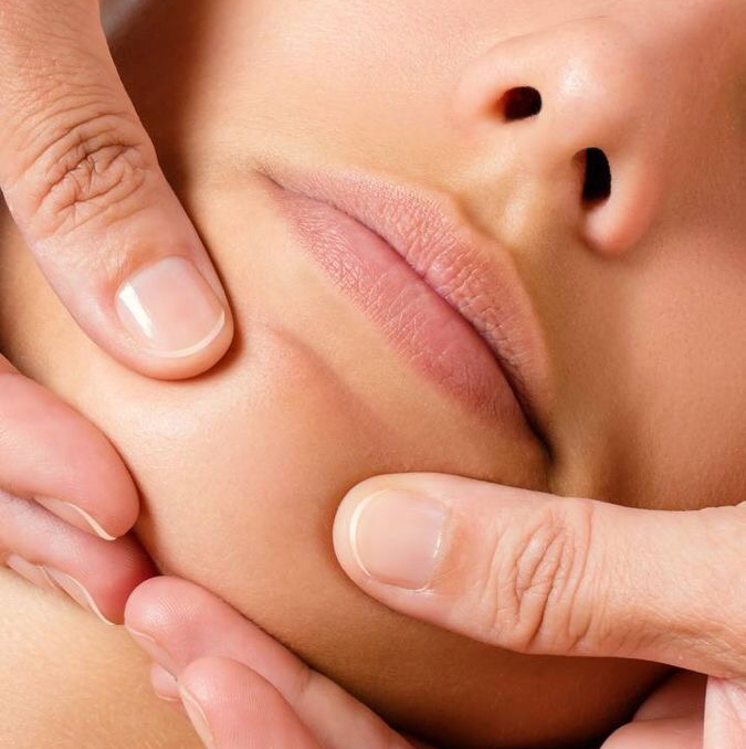 Безиньекционная пластика лица (скульптурирующий массаж)