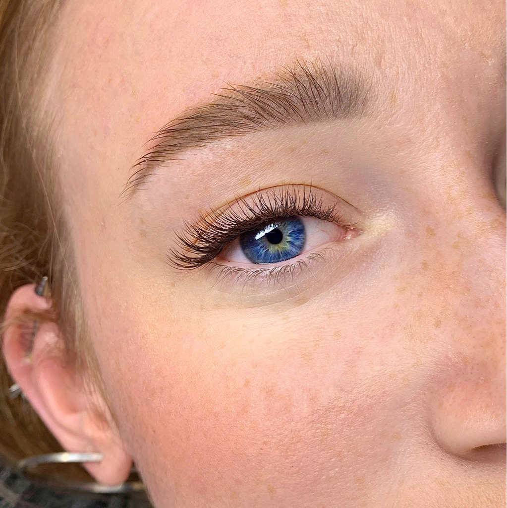 Классическое наращивание ресниц