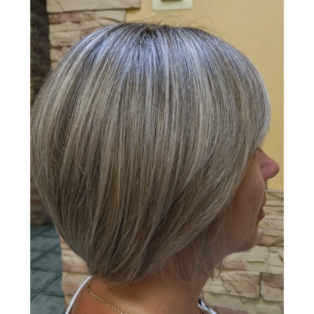 Стрижка женская средняя