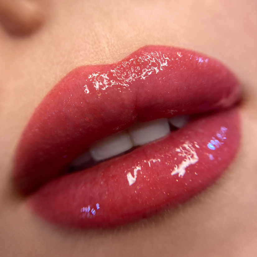 Перманентный макияж губ
