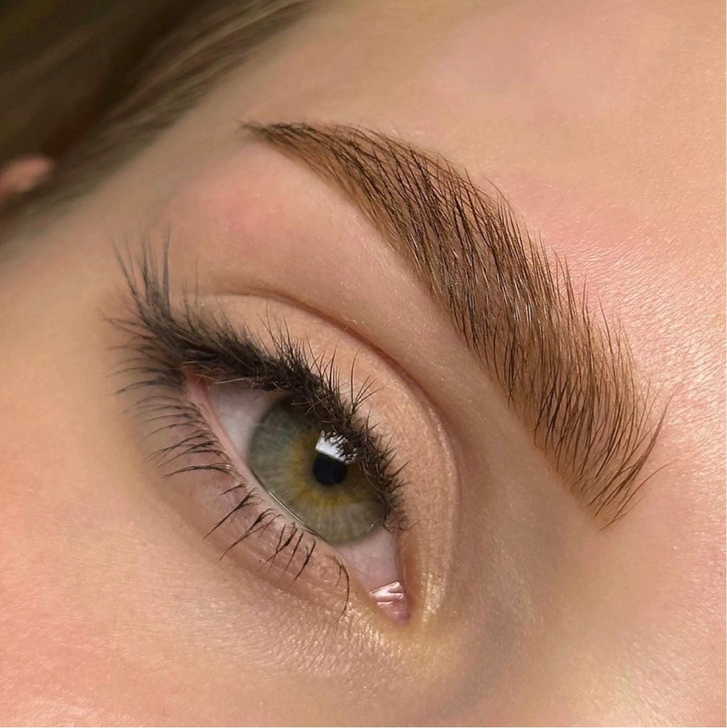 Долговременная укладка бровей без окрашивания, с коррекцией