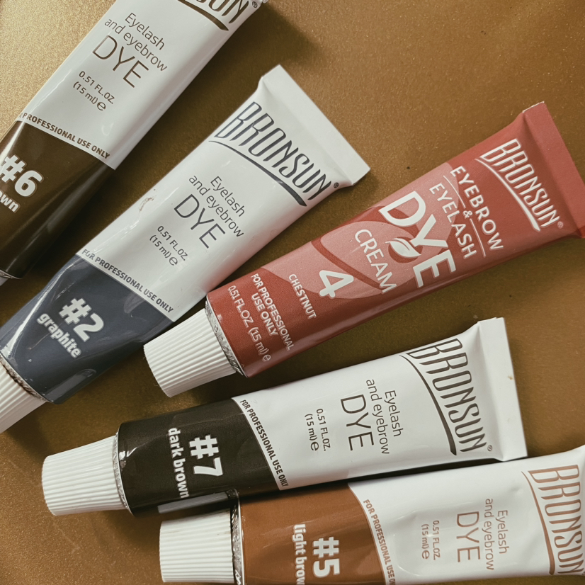 ЛАМИНИРОВАНИЕ БРОВЕЙ   ▫️оформление/коррекция - воск, пинцет 
▫️ламинирование(укладка) ▫️ботокс ( при необходимости)